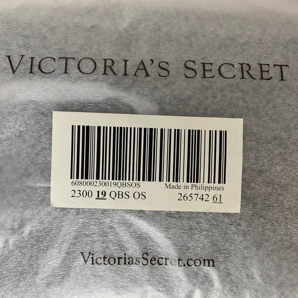 Victoria’s Secret Tech Sleeve - Picture 10 of 10